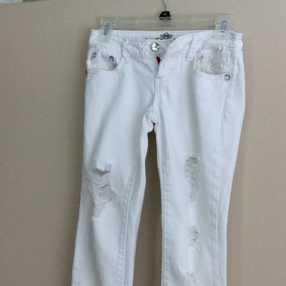 Really nice Capri. Pretty buttons